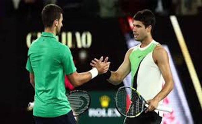 ألكاراز يهزم ديوكوفيتش ويتوج بلقب بطولة أستراليا المفتوحة للتنس