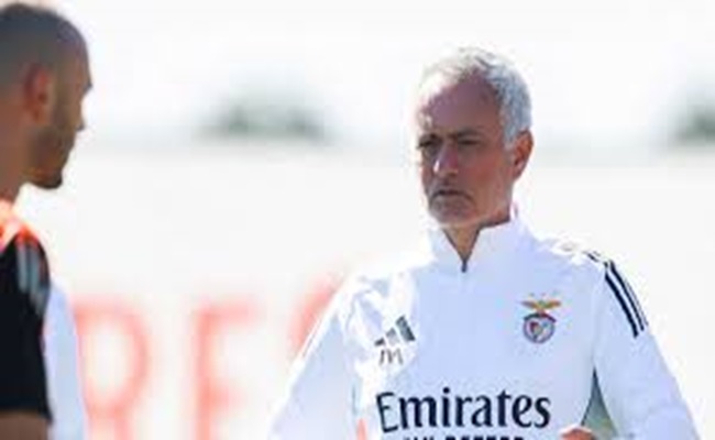 فريق بنفيكا يبحث عن هداف كبير…