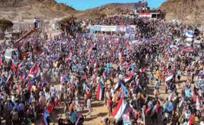 اليمن…”الانتقالي الجنوبي” يبدأ تصعيدا ميدانيا واسعا ضد الحكومة الجديدة