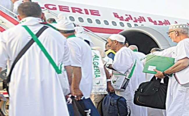 ديوان الحج يدعو الحجاج إلى حجز تذاكر سفرهم