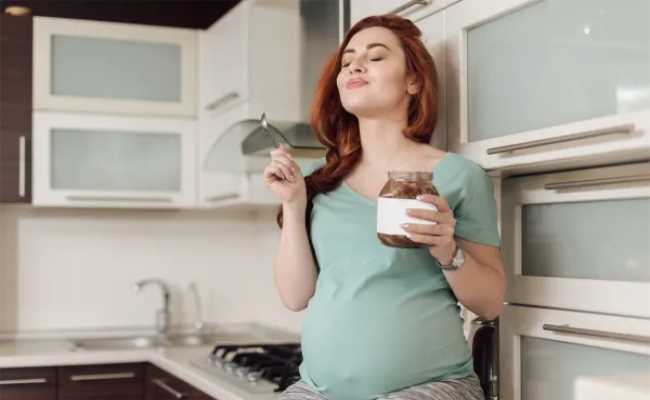 الحامل وحلويات رمضان: كيف تستمتعين بها دون ضرر؟…وما توقيت تناولها؟