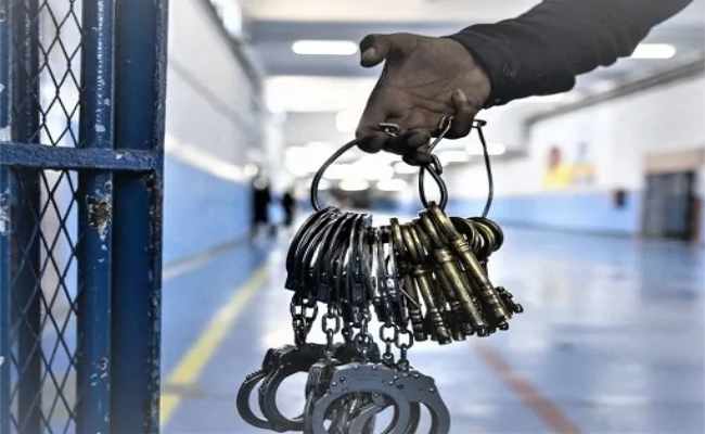 إدانة ثلاثيني بـ3 سنوات تورط في النصب والإحتيال ببجاية