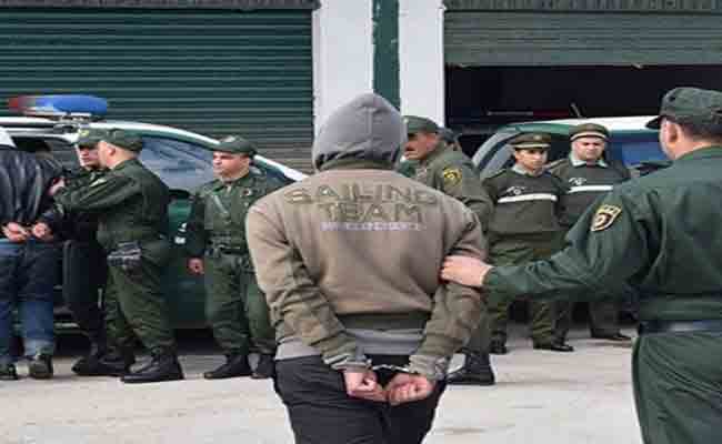 الإطاحة بعصابة أحياء مدججة بالأسلحة اعتدت  على رجال الدرك في الحميز