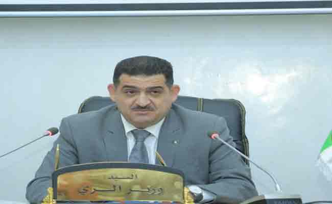 وضعية التزوّد بالمياه أيام العيد محور اجتماع دربال مع مدراء الري