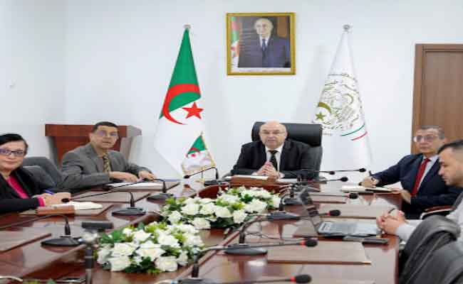 قويدري يتباحث مع وزير الصحة النيجري سبل تعزيز التعاون الثنائي في الصناعة الصيدلانية