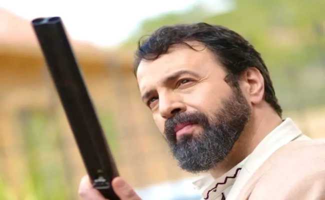 الحلقة 22 من مسلسل مولانا…تيم حسن ينجح في تحرير منير ويشعل الصراح مع كفاح