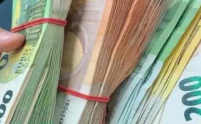 شخص مهدد بالسجن ضبط متلبسا بـ5500 أورو في مطار هواري بومدين