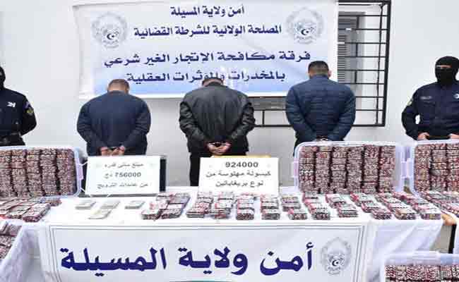 تفكيك شبكة إجرامية متلبسة قرابة مليون كبسولة من المؤثرات العقلية بالمسيلة