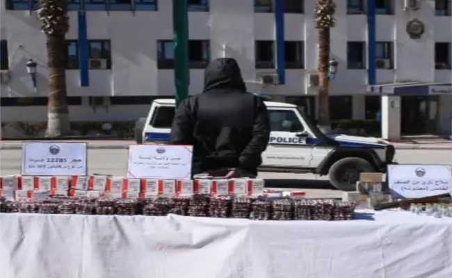 توقيف شخص متلبس بأكثر من 12 ألف قرص مهلوس وسلاح ناري بتبسة