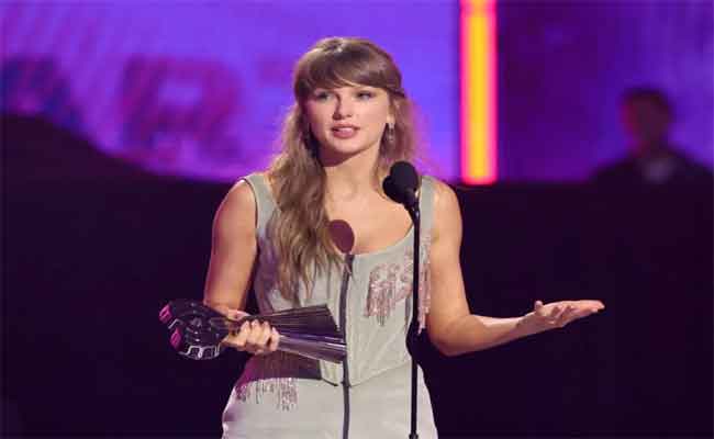 تايلور سويفت تحصد 7 جوائز في iHeartRadio Music Awards 2026 وتُعزز رقمها القياسي كأكثر الفنانين فوزًا…
