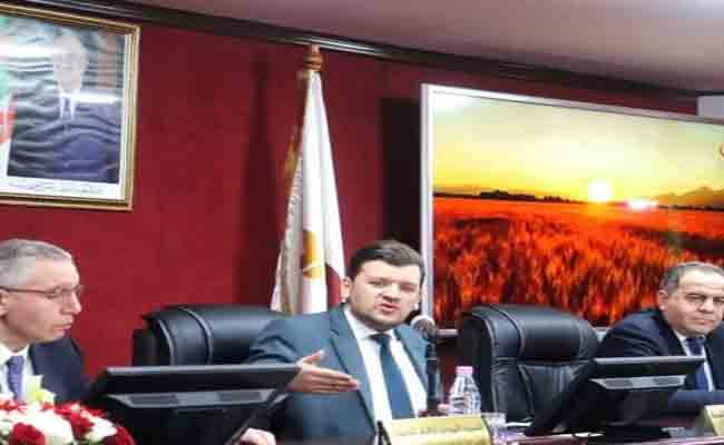 التحضير لحملة الحصاد والدرس محور لقاء وطني ترأسه وليد