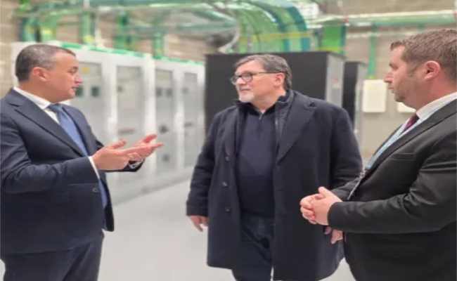 زروقي يعاين تقدم أشغال مشروع الكابل البحري “ميدوسا”