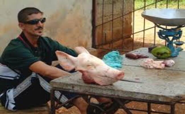 موائد رمضان في الجزائر بين لحم الكلاب والحمير والنبيذ ولحم الخنزير