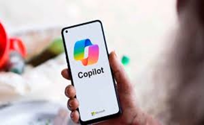 كلمة التنبيه في تطبيق الذكاء الاصطناعي Copilot…