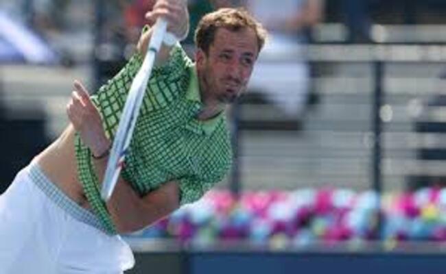 بطولة دبي للتنس…ميدفيديف يواجه خريكسبور في محاولة لحصد لقبه الثاني