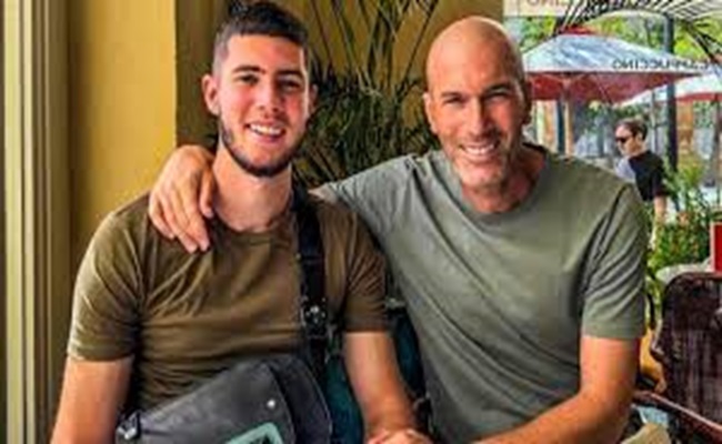 نجل زيدان المدافع يتماطل في الإلتحاق بالخضر…