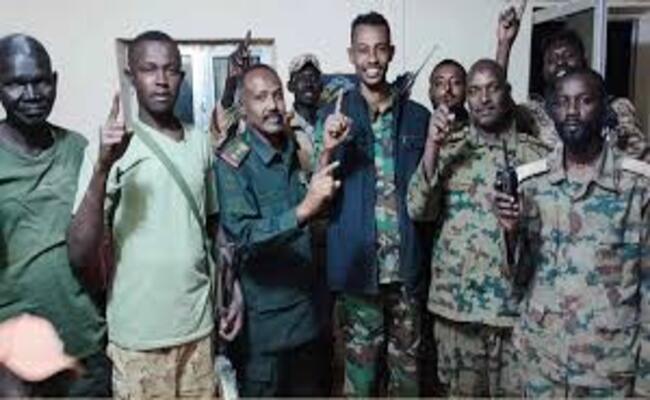 سياسيون سودانيون: تصنيف “الإخوان” منظمة إرهابية يضع البرهان في مأزق