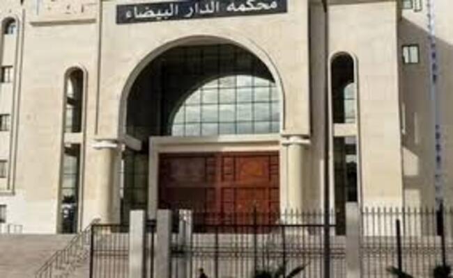 شاب اقتاد شاحنته فوق سكة ترامواي وحطم سيارة شرطة مهدد ب 5سنوات حبسا