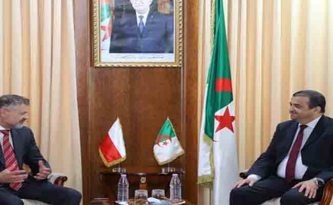 عرقاب يتباحث مع نائب وزير أملاك الدولة البولندي