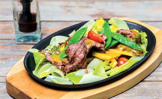 طريقة عمل شرائح اللحم البقري بالخضراوات | وصفة صحية وسهلة مع البروكولي والباذنجان