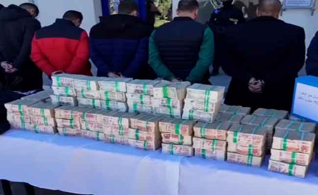 الإطاحة بشبكة إجرامية سرقت 14 مليار سنتيم بقالمة