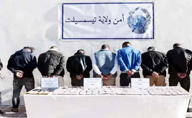 الإطاحة بعصابة إجرامية متلبسة بـ6 آلاف قرص “بريغابالين” بتيسمسيلت