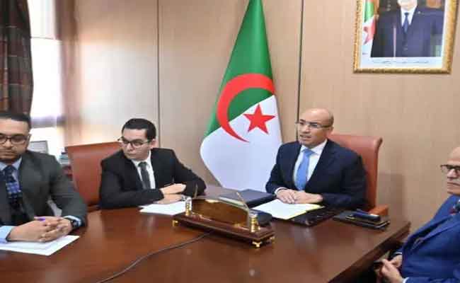 مشاركة شايب في افتتاح ملتقى الأطباء من داخل وخارج الوطن بالوادي