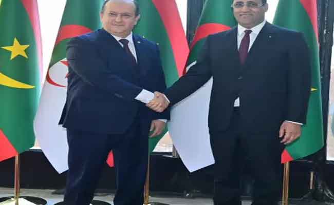 غريب ونظيره الموريتاني يشرفان على توقيع عدد من الاتفاقات ومذكرات التفاهم وبرامج التعاون