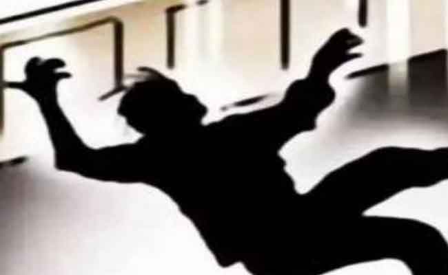 سقوط مميت لعشريني من الطابق الرابع لعمارة قيد الإنجاز بالعاصمة