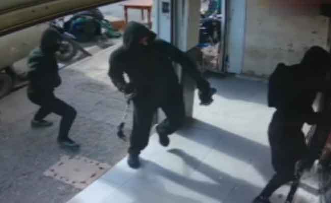 تفكيك شبكة إجرامية قامت بالسطو المسلح على محل مجوهرات بعنابة