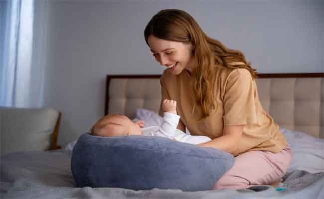 ما هي تطورات نمو مولودي الطبيعية في شهوره الثلاثة الأولى لكي أطمئن على سلامته؟