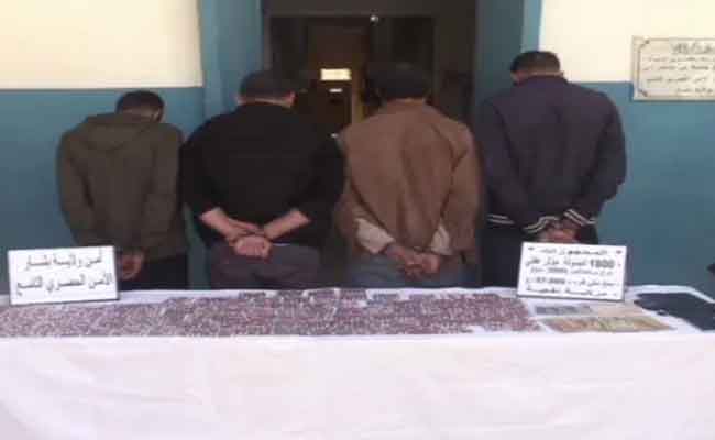 توقيف  4 أشخاص متلبسين بـ1800 قرص بريغابالين ببشار