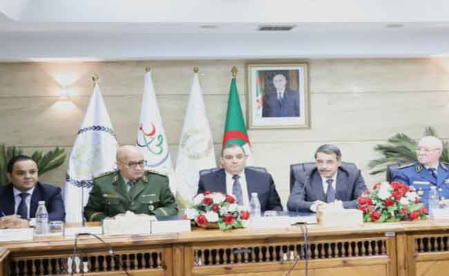 التوقيع على اتفاقيتين بين مديرية الضرائب والدرك الوطني والديوان المركزي