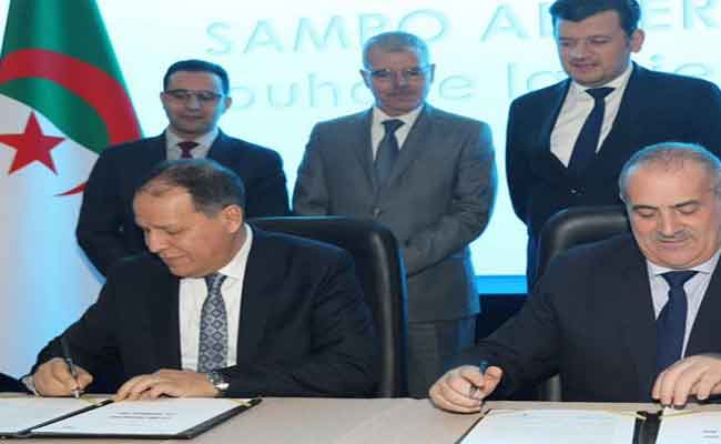 وليد يشرف على اتفاقية لاقتناء جرارات وآلات الحصاد محلية الصنع