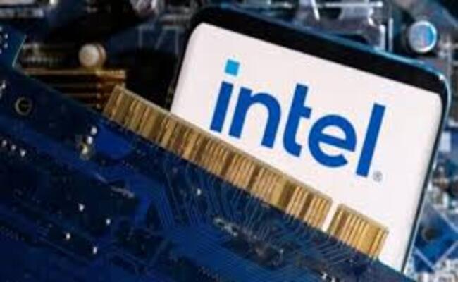 “إنتل” تنضم إلى مشروع ماسك لإنتاج رقائق الذكاء الاصطناعي