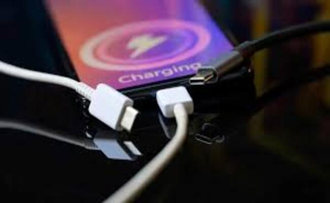 لماذا لم يعد شحن الهاتف الجديد بالكامل ضروريًا؟