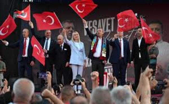 الصراع بمراحله الأخيرة…سيناريو انقسام حزب المعارضة الرئيس يشغل تركيا