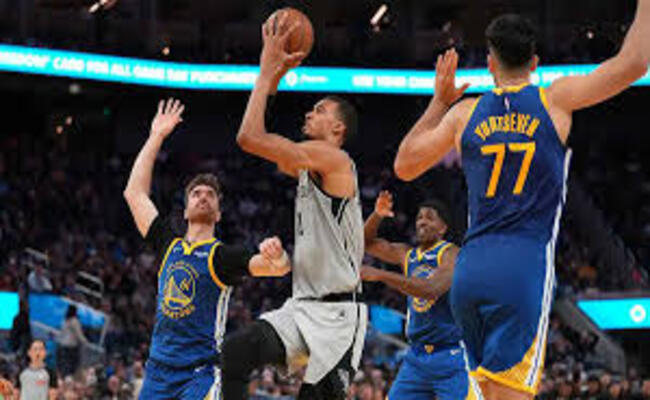 NBA…ويمبانياما يسجل 41 نقطة ليقود سبيرز لانتصاره العاشر على التوالي