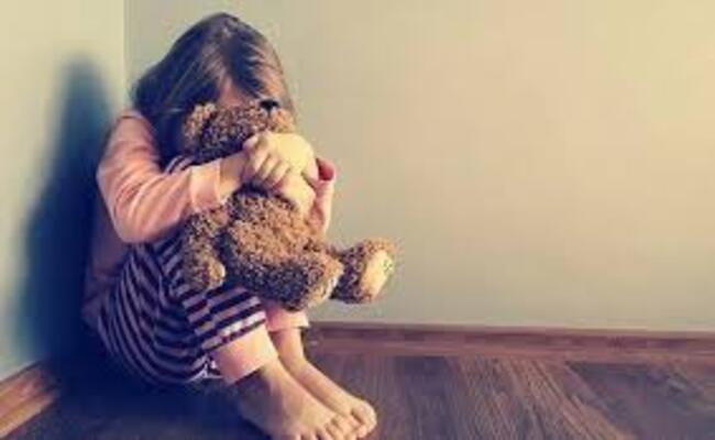 باتنة…أب يقتل ابنته ذات 8 سنوات ويدفنها بشرفة مسكنه