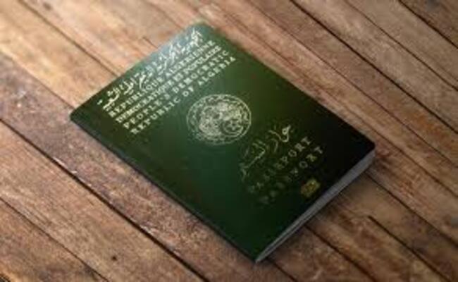 بعد حجز جواز سفر مزوّر…إيداع رئيس المصلحة البيومترية ببلدية سيدي امحمد ومتهمين اثنين الحبس