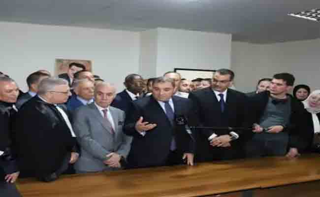 بوجمعة يؤكد أن التكوين المتواصل في مجال الرقمنة يسمح بالتحكم في الآليات التقنية الجديدة