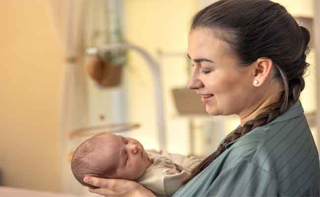 قصص وتجارِب لأمهات من الانقباضات الرحمية حتى احتضان الطفل