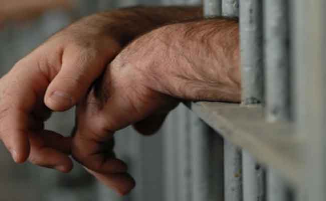 إدانة شخص بـ7 سنوات تورط في ضرب شخص بمطرقة وقاطع الورق ببرج البحري