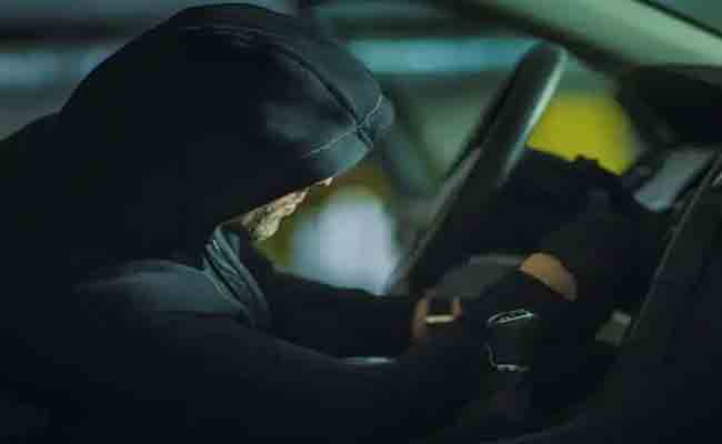 الإطاحة بشبكتين إجراميتين تحترفان سرقة المركبات بوهران