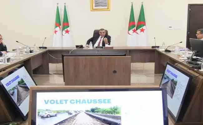 صيانة شبكة الطرق السيارة محور جلسة عمل ترأسها جلاوي