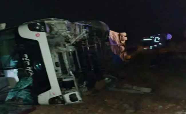 سقوط حافلة بوادي يخلف 12 مصابا بتبسة