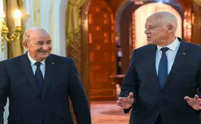 تبون يتبادل تهاني العيد مع نظيره التونسي ويتفقان على لقاء قريب