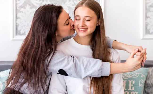 تجرِبتي لأصبح صديقة لابنتي بطرق طبيعية وفعّالة: أكسبتني الكثير!