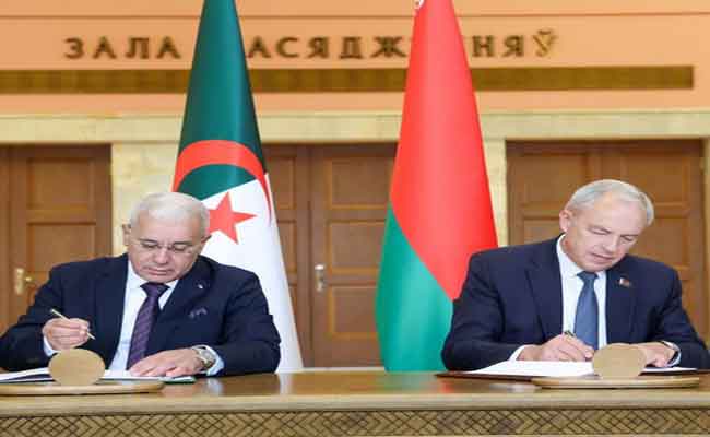 توقيع مذكرة تعاون لتعزيز العلاقات البرلمانية مع بيلاروسيا