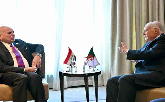 عطاف يتباحث مع نظيره العراقي
